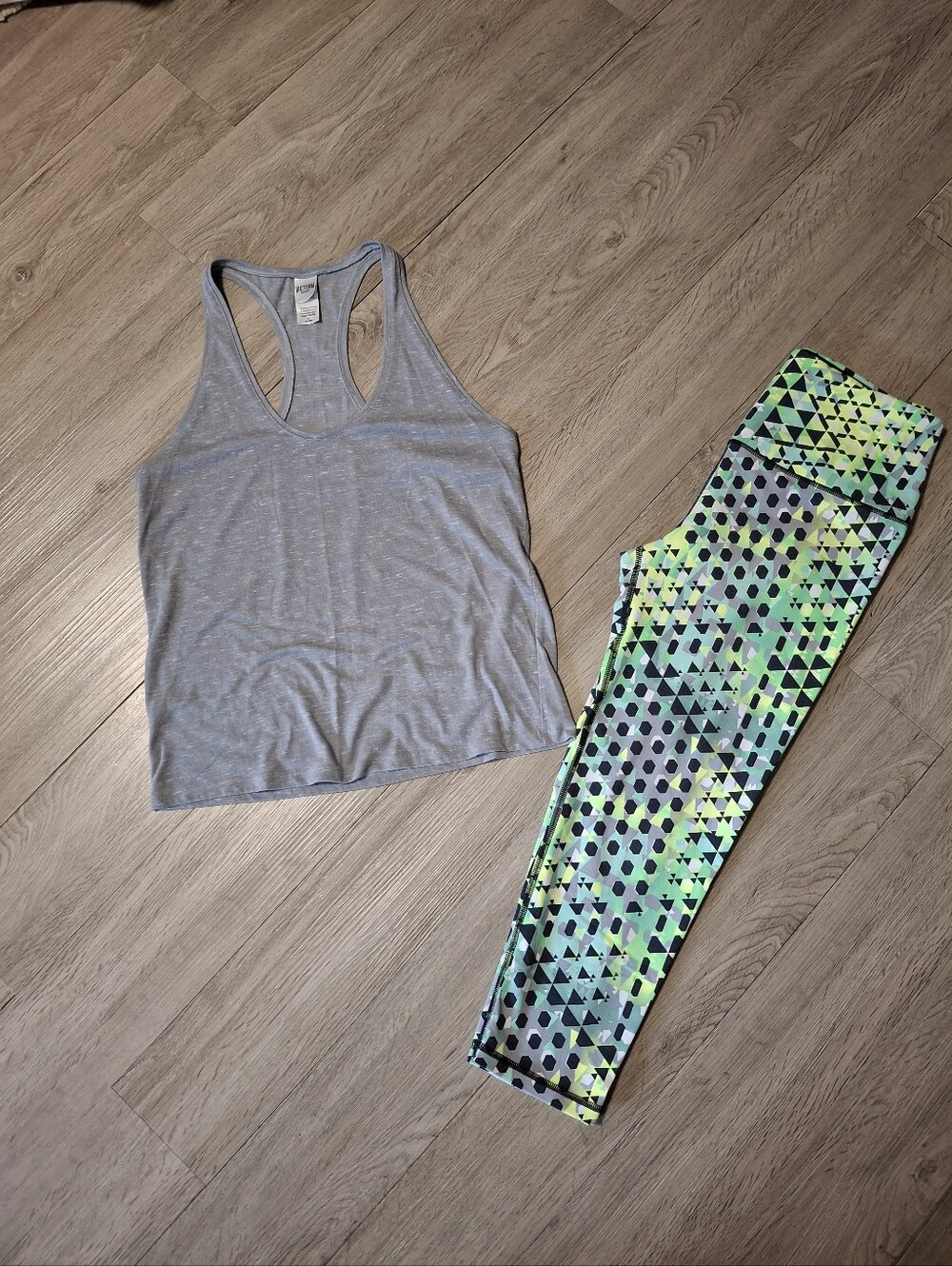 VS Sport Capri Leggings And Tank Womens Medium